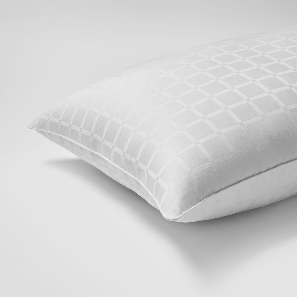 Breathe temperature control pillow detail