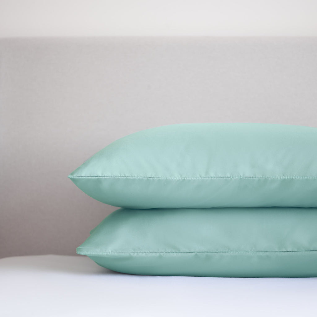 Night Lark/ Night Owl Plain Dye Pillowcase Pair Green Lifestyle