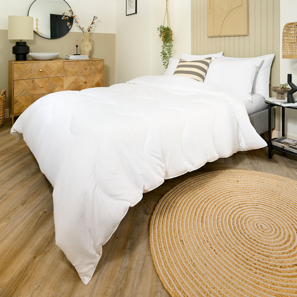 Night Lark/ Night Owl Polar White Seersucker Coverless Duvet Bedding