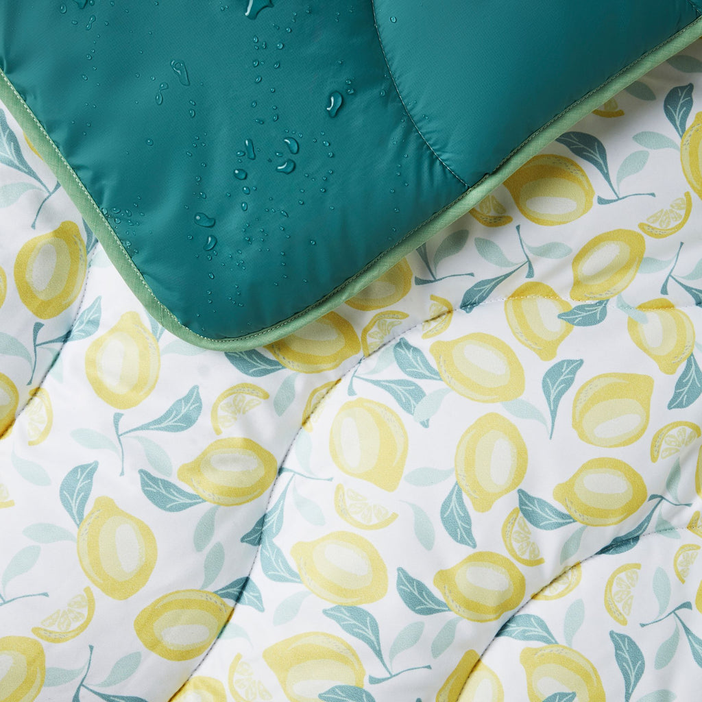 Night Lark Amailfi Lemons Summer outdoor duvet Close up